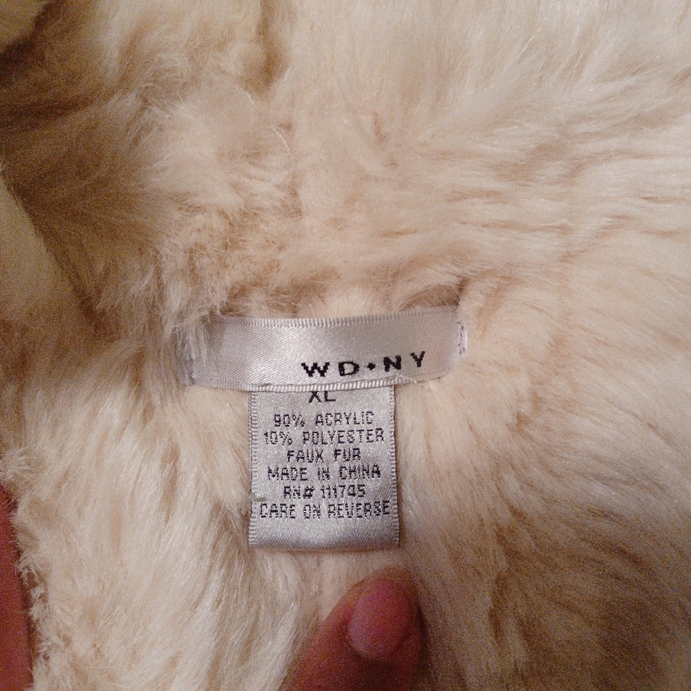 Vest - Picture 2 of 8